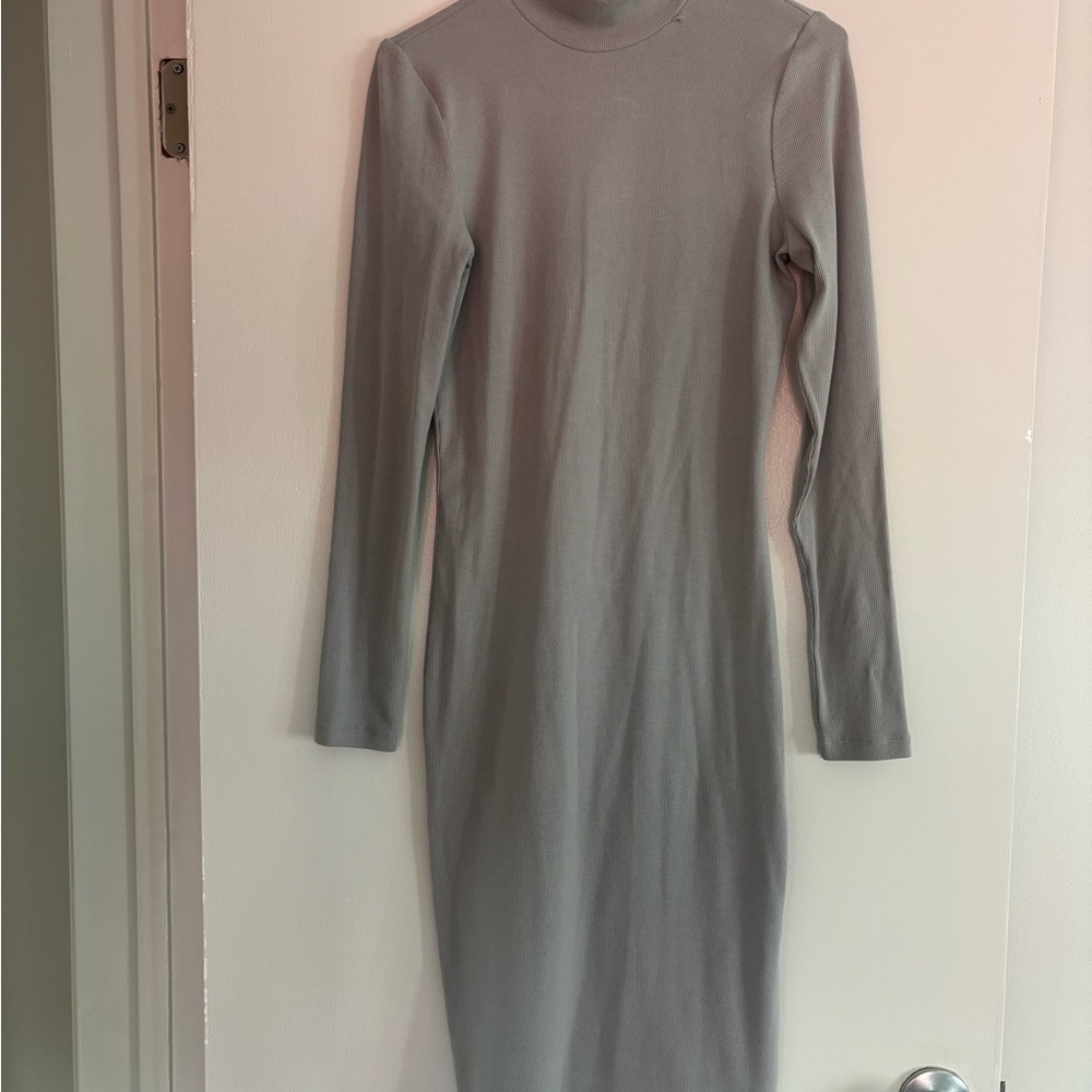 Ladaire Knit Ribbed Midi Dress in Grey